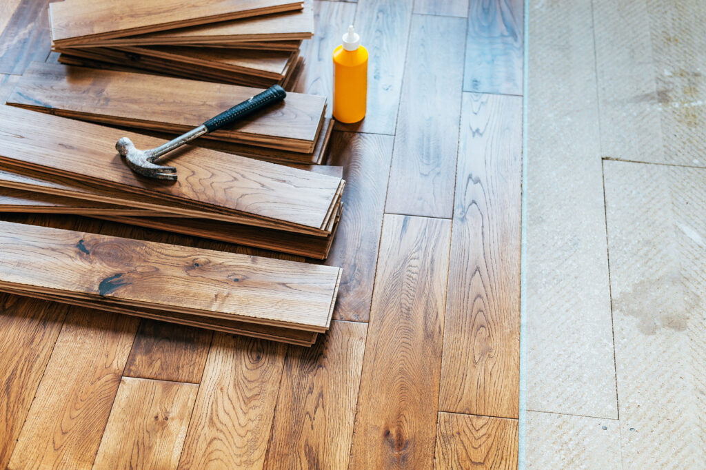 Holzboden reparieren